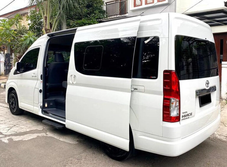 Hiace Executive: Nyaman & Mewah untuk Perjalanan Anda